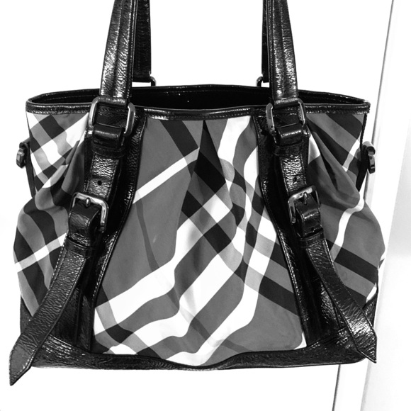 AUTHENTIC Burberry Nova Check handbag. - Picture 1 of 4